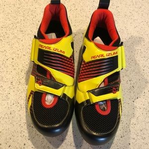 New in box Pearl Izumi Tri Fly IV Carbon cycling shoes